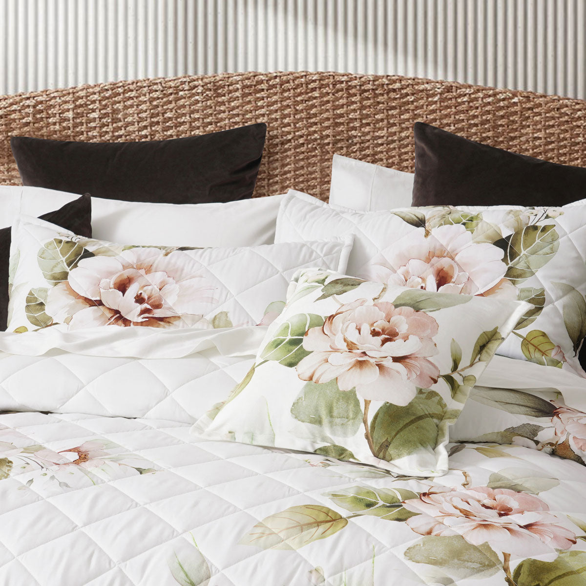 Bianca Rosalia White Floral Printed Quilted Polyester Coverlet Set Queen/King 3