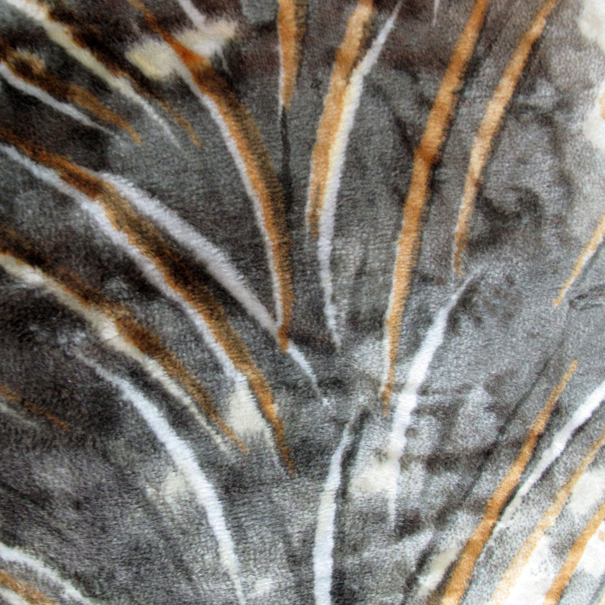 J.Elliot Home 350gsm Wolf Photo Mink Blanket 3