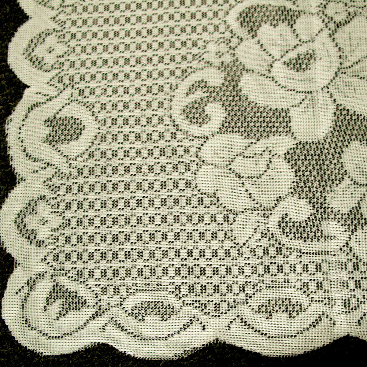 Floral Cream Set of 2 Polyester Lace Table Doilies 30 x 45 cm 3