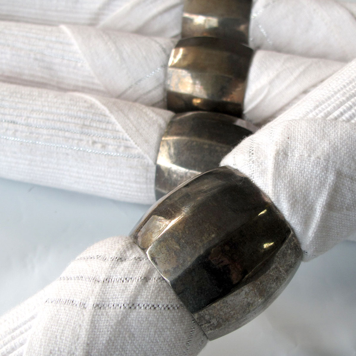 Set of 4 Maria Cotton Placemats with Napkins and Napkin Rings White 3