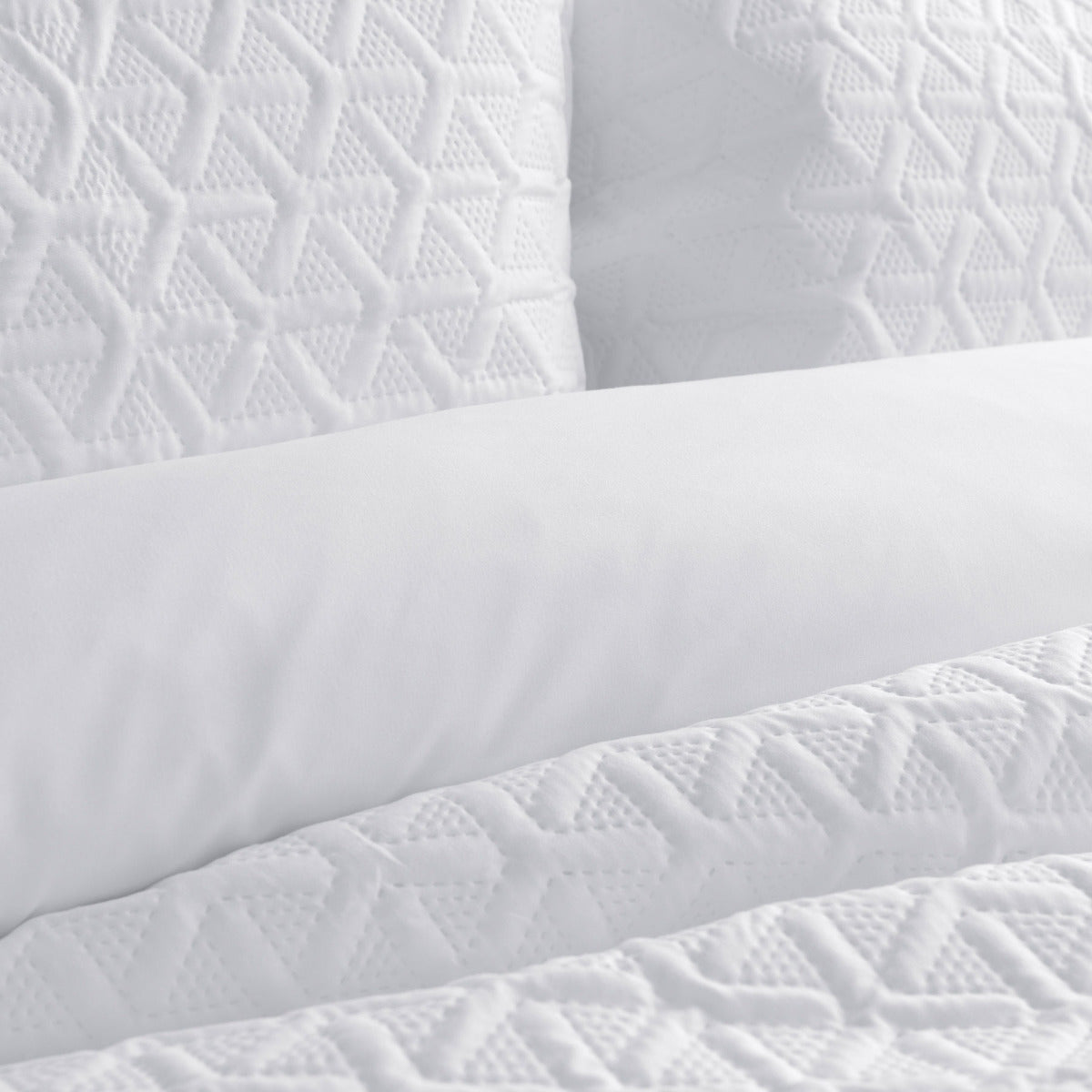 Ardor Leonardo White Embossed Quilt Cover Set Double 3