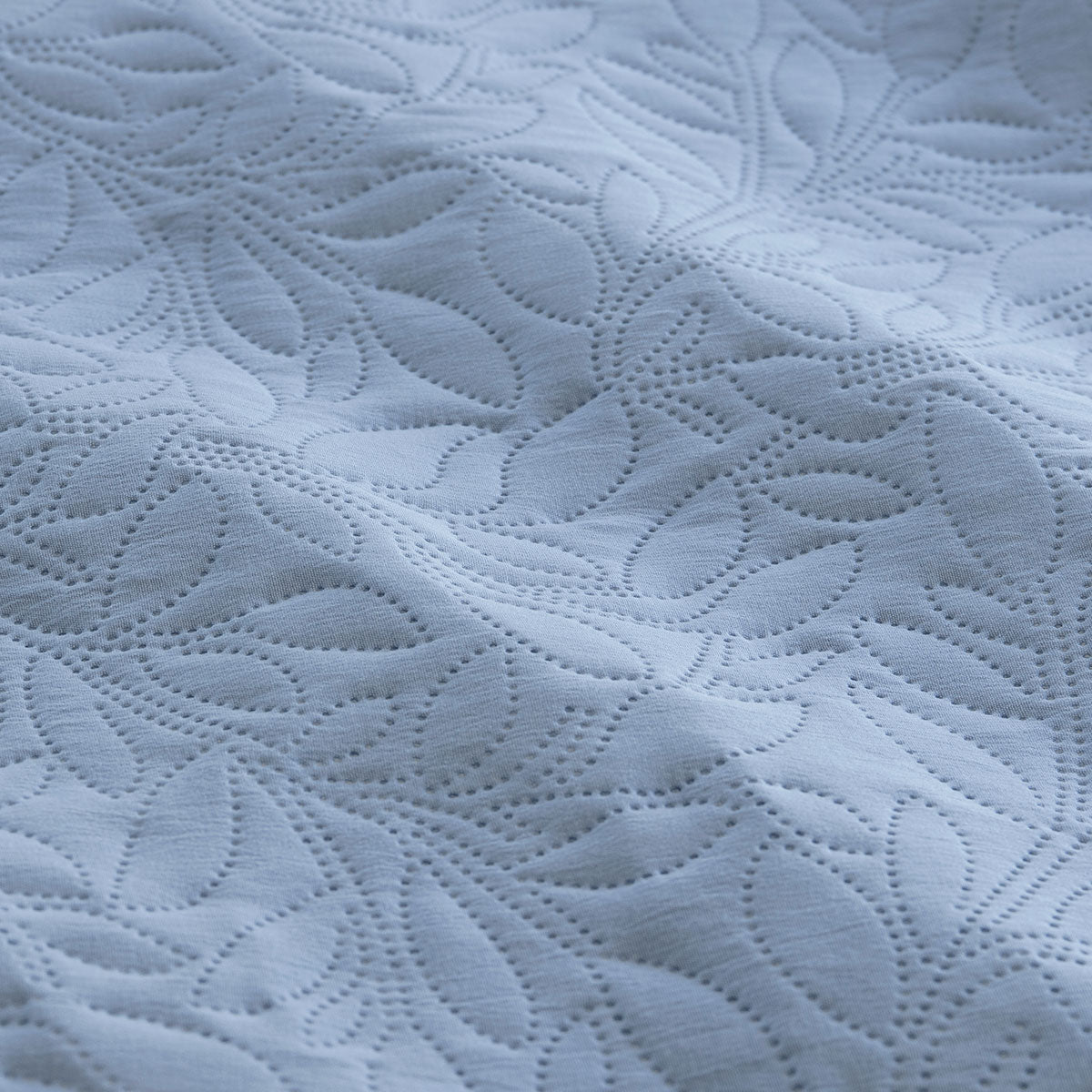 Ardor Lottie Bluebell Pinsonic Embossed Quilt Cover Set King 4