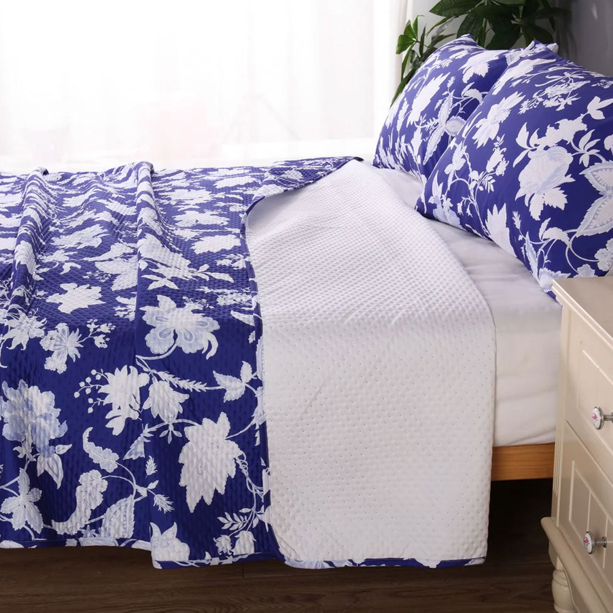 Ramesses Spring Blue 3 Pcs Bamboo Blend Ultrosonic Reversible Comforter Set King 3