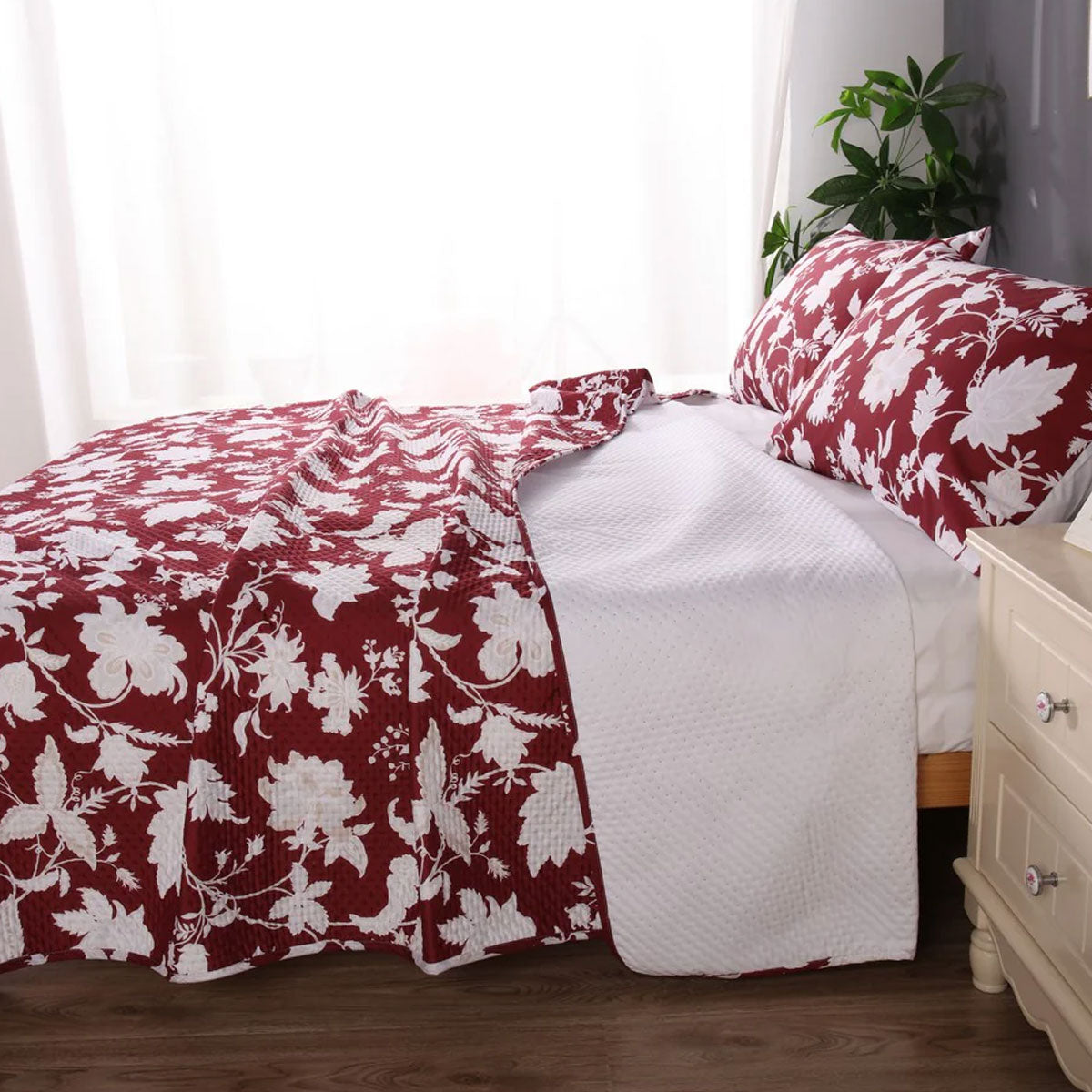 Ramesses Spring Red 3 Pcs Bamboo Blend Ultrosonic Reversible Comforter Set King 3