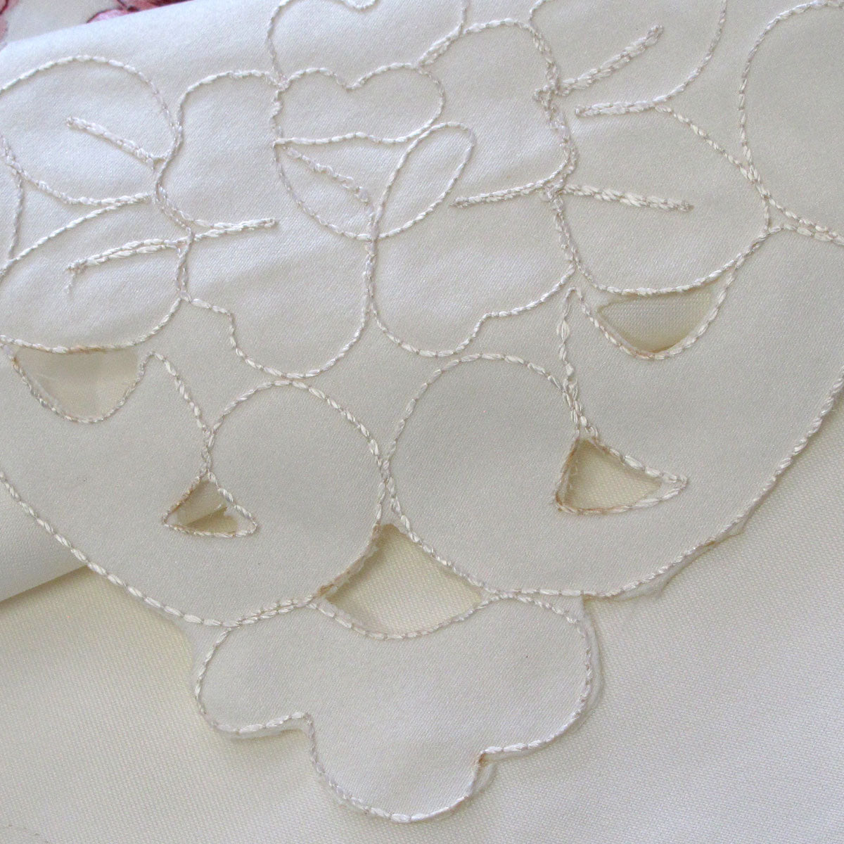 Isadora Flowers Off White Embroidered Rectangular Tablecloth 180 x 275 cm 4