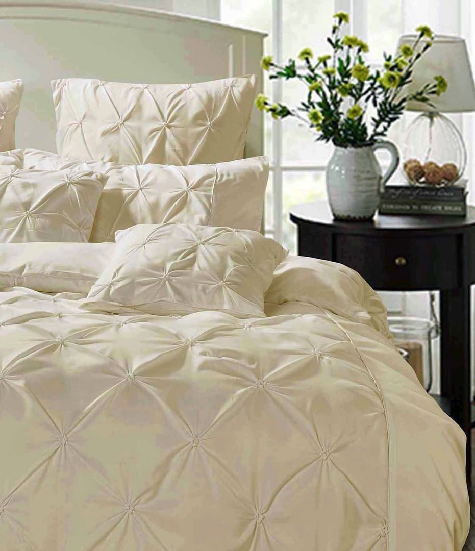Diamond Pintuck Super King Size Quilt/Duvet Cover Set - Beige 3