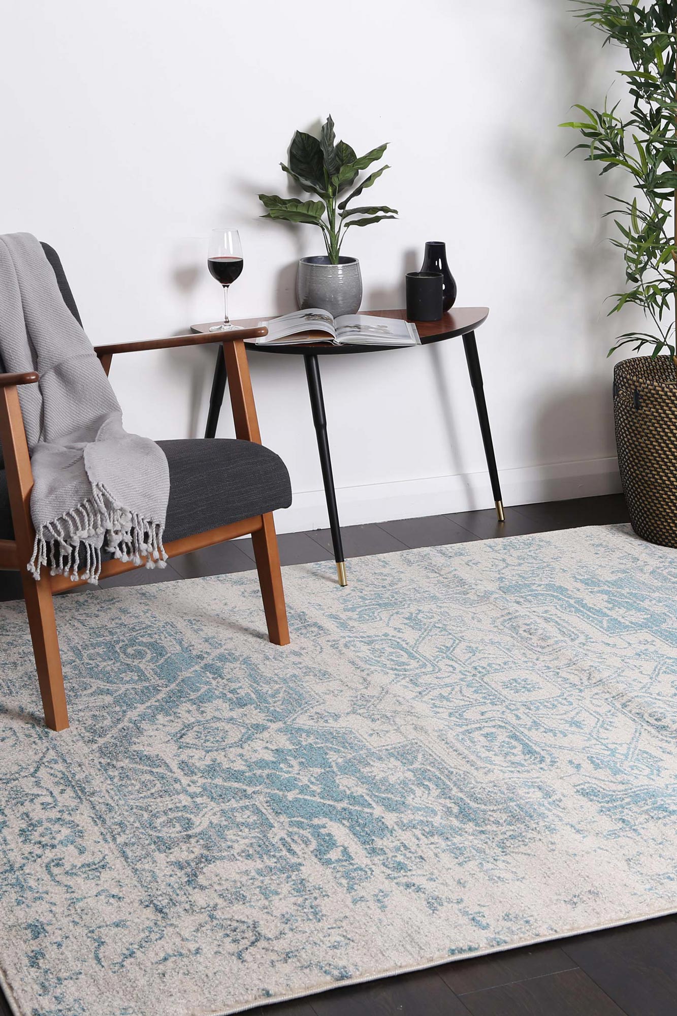 delicate-audrey-ivory-blue-rug 200x290 7