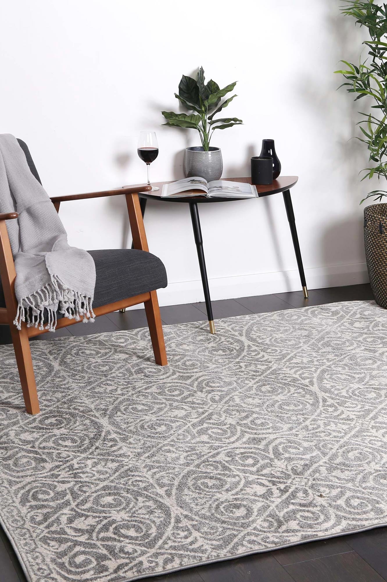 delicate-katherine-grey-ivory-rug 200x290 7