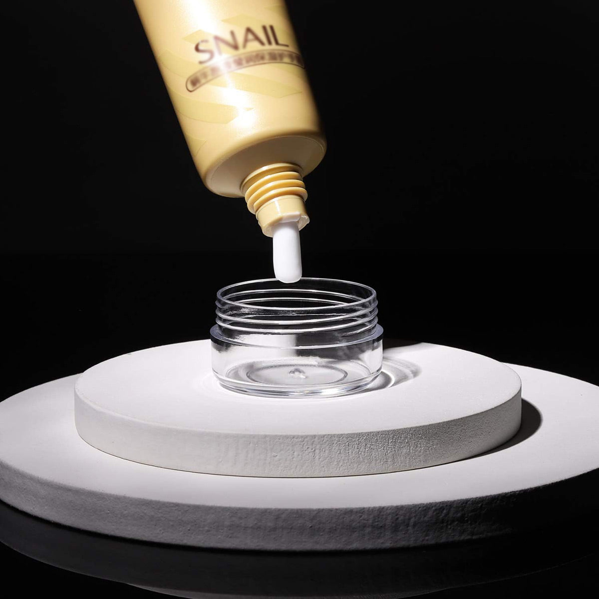 Cosmetic Cream Jar Bottle 50PCS 5g Transparent Round Refillable Sample Container - White Flat Lid Jar 5