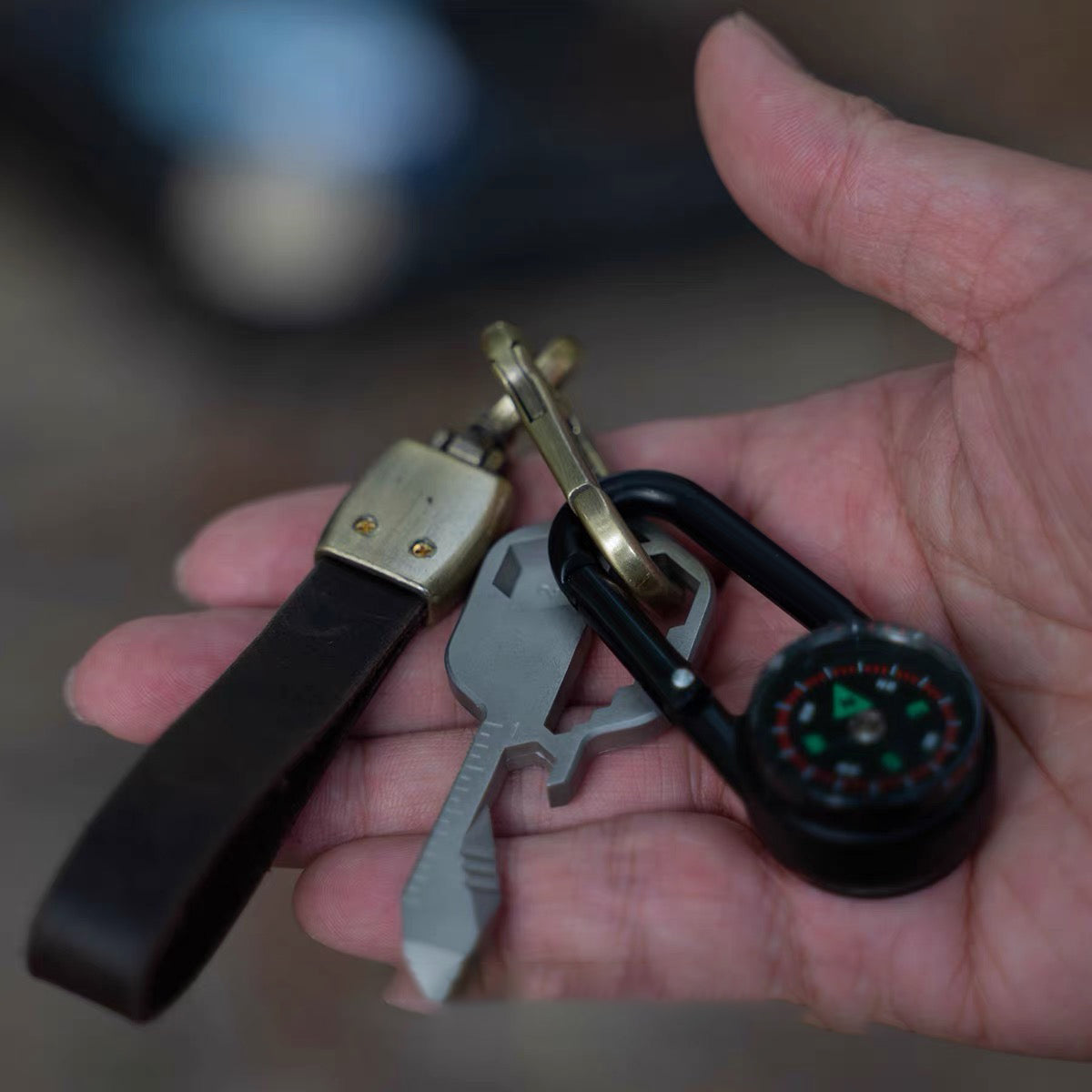 Compass Double Sided Portable Hiking Climbing Guide with Buckle Outdoor 5