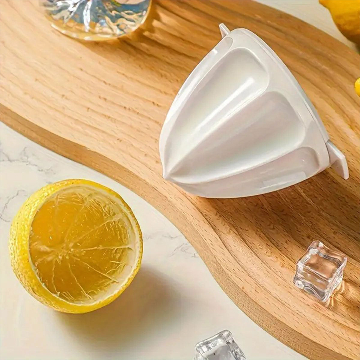 Manual Juice Extractor for Orange Lemon Home Citrus Juicer Hand Compressor - White 4