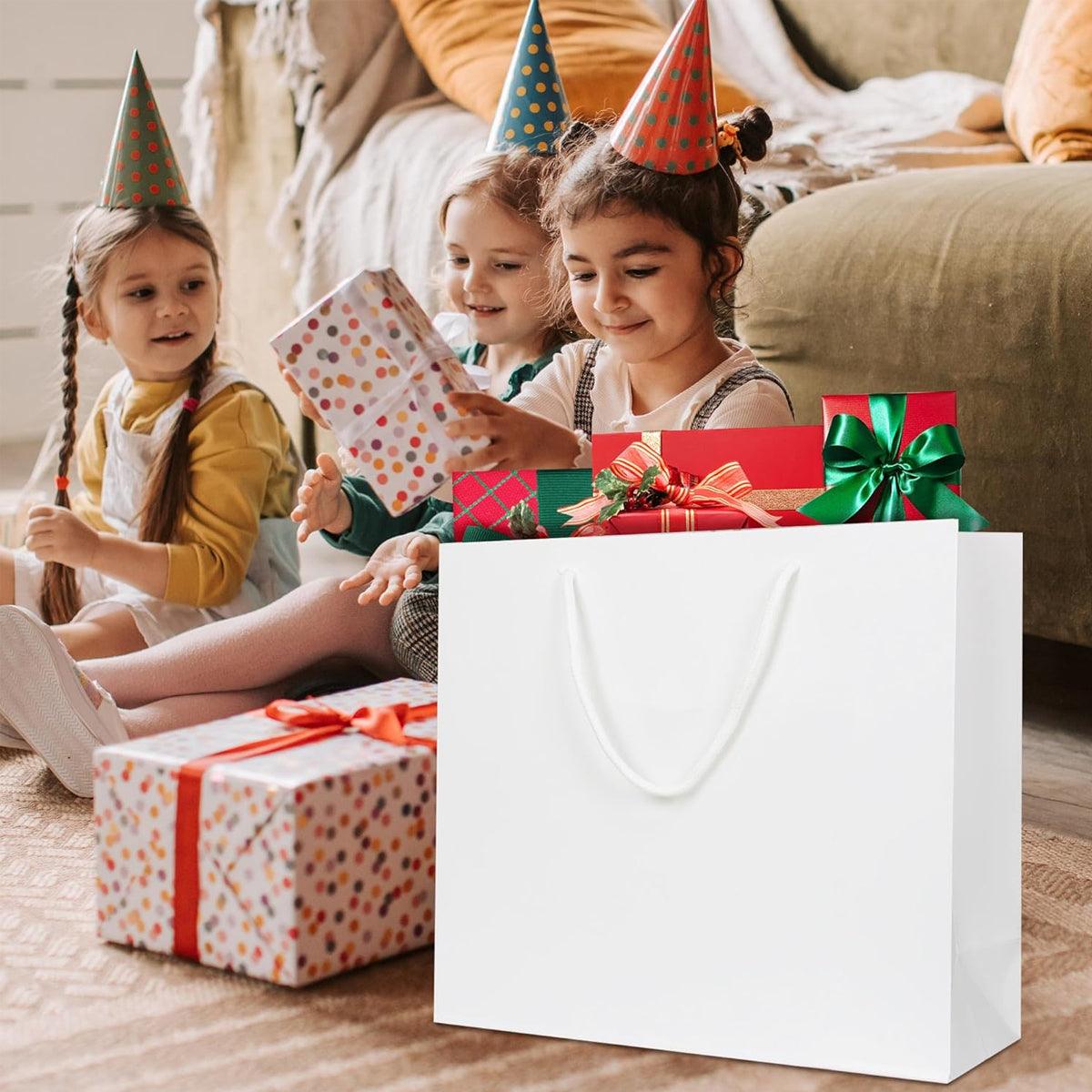 50PCS Kraft Paper Gift Bags Custom Blank Shopping Handbags for Garment Packaging - 13x19x6cm 4