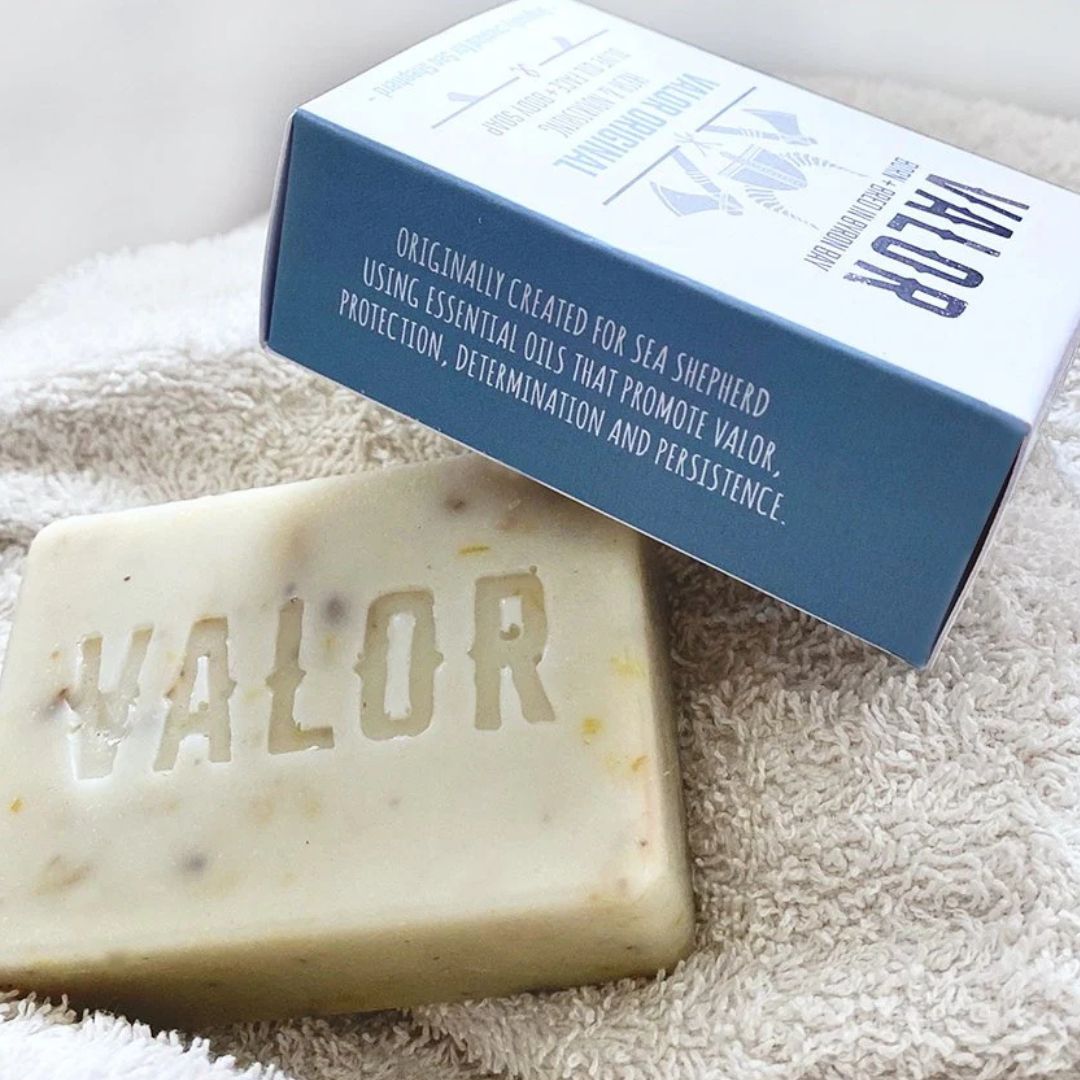 VALOR Decadent Shaving Gift Set – Organic Razor Kit with Soap, Brush, Balm & Body Bar 6