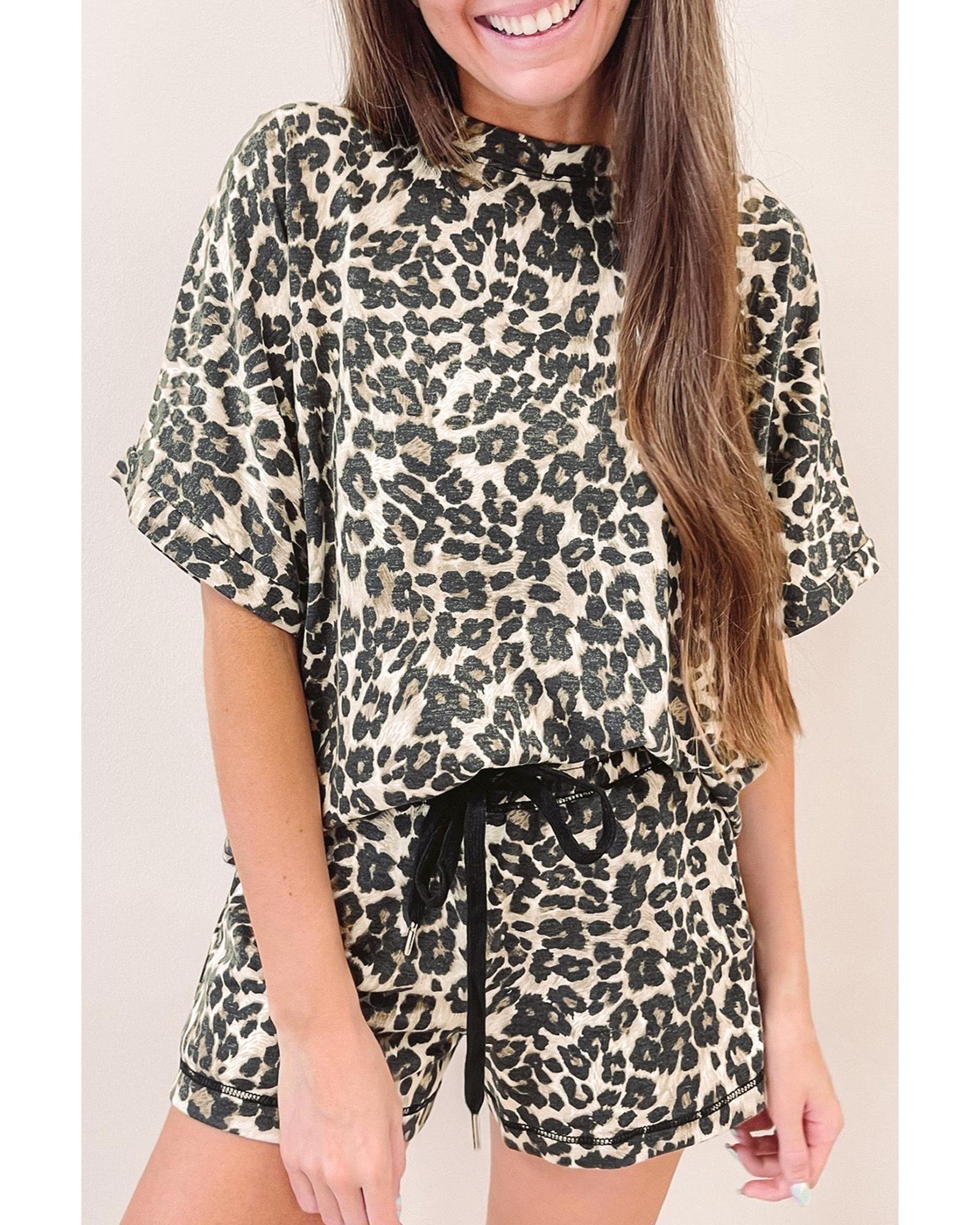 Black Cheetah Printed Casual Tee and Shorts Lounge Set - L 3