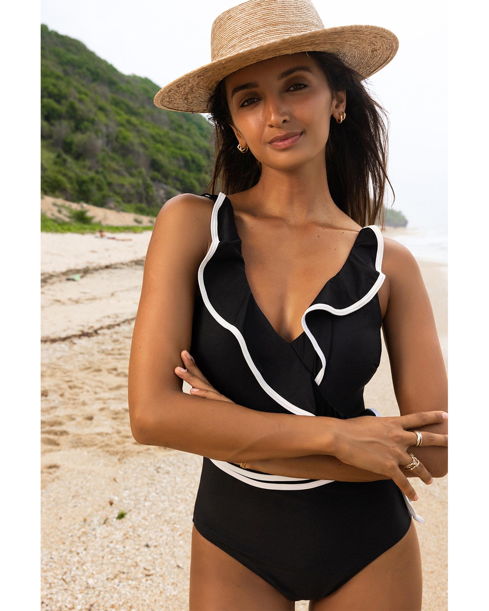 Black Color Contrast Ruffled Wrap V Neck Swimsuit - M 3
