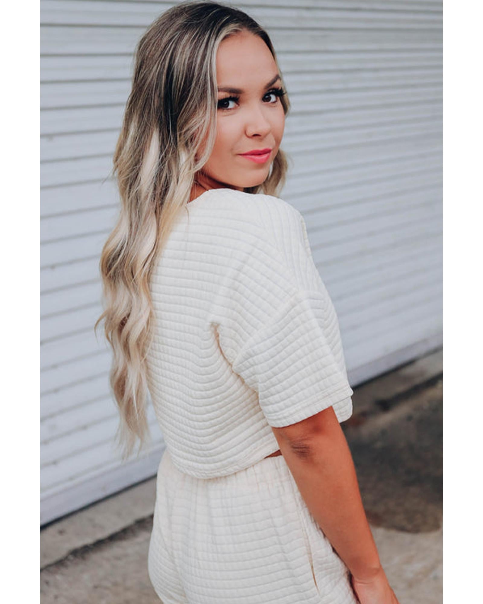 White Lattice Textured Cropped Tee and Jogger Pants Set - M 7