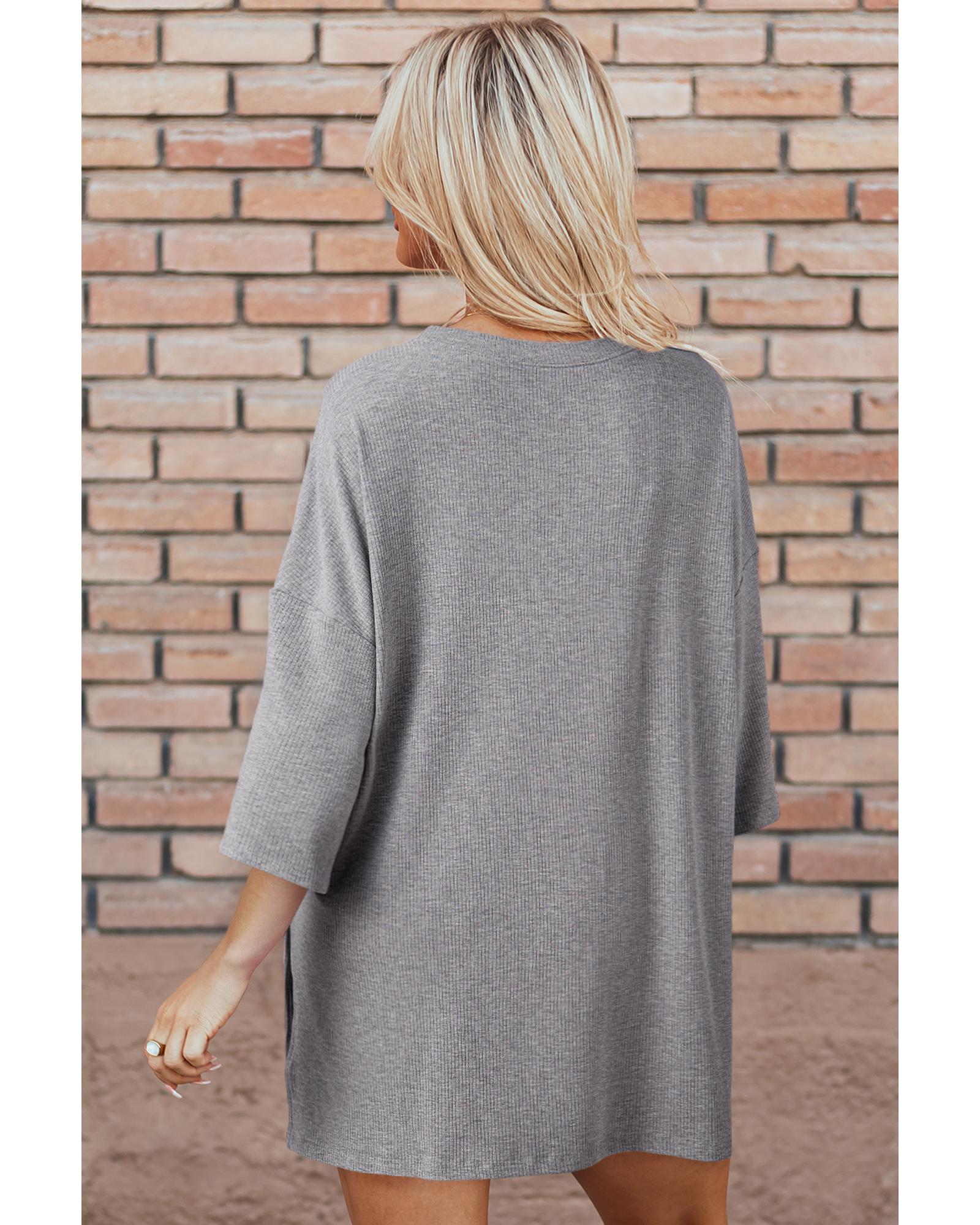 Light Grey Solid Color Loose Tunic Top and Slim Shorts Set - M