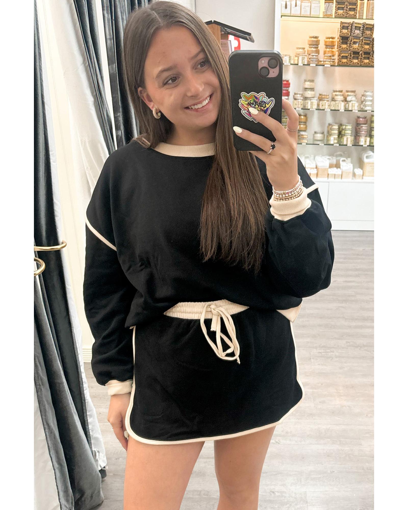 Black Color Contrast Loose Pullover and Lace-up Waist Skort Set - XL 4