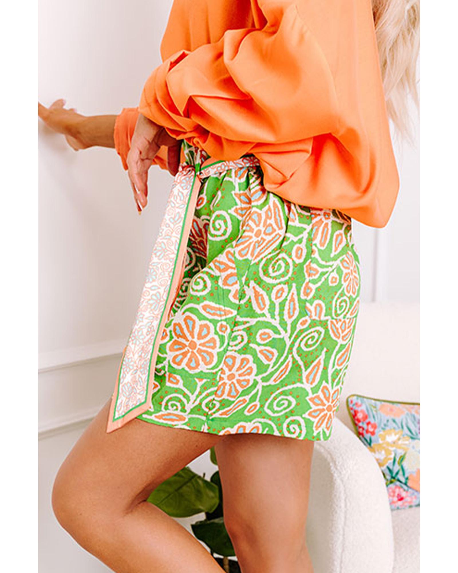 Green Floral Print Pocketed Front Knot High Waist Casual Shorts - M