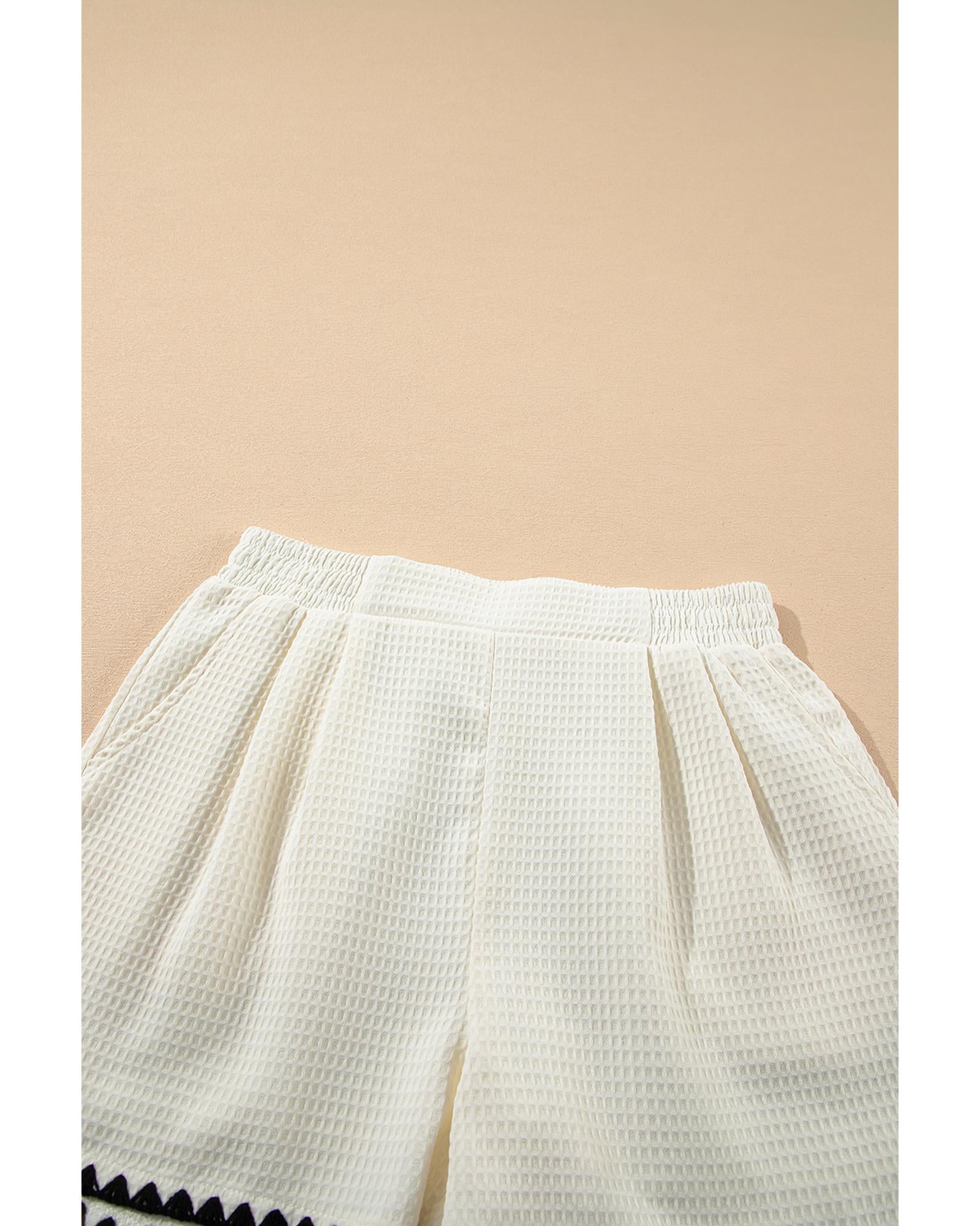 White Waffle Texture Contrast Ricrac Hemline Casual Shorts - XL 8