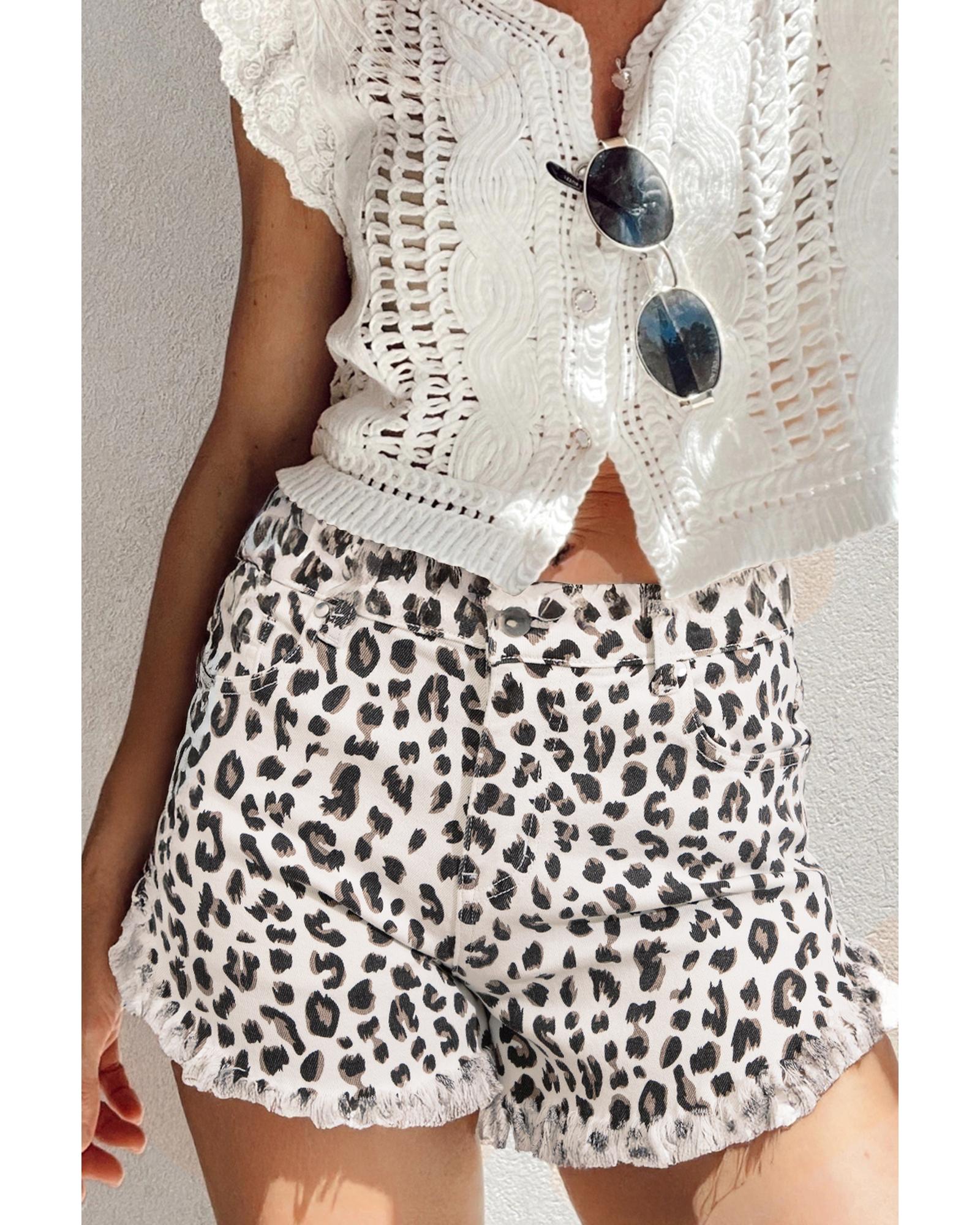 White Leopard Frayed Hem Denim Shorts - 8 US