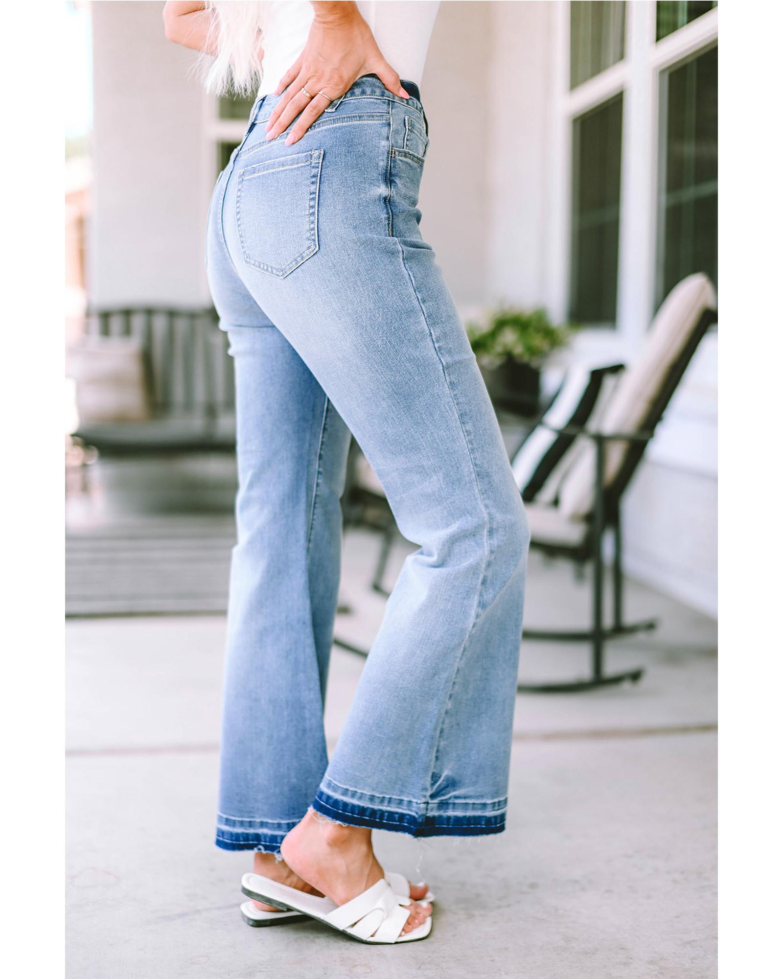 Azura Exchange Buttoned Distressed Flared Jeans - 14 US