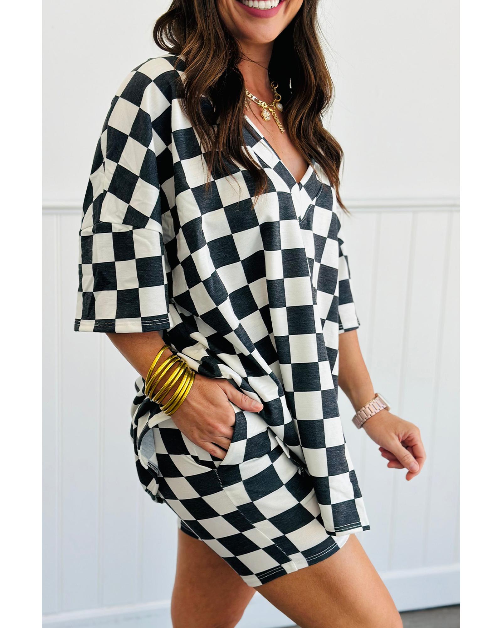 Black Checkered Pattern Tee and Shorts Plus Size Two Piece Set - 1X 5
