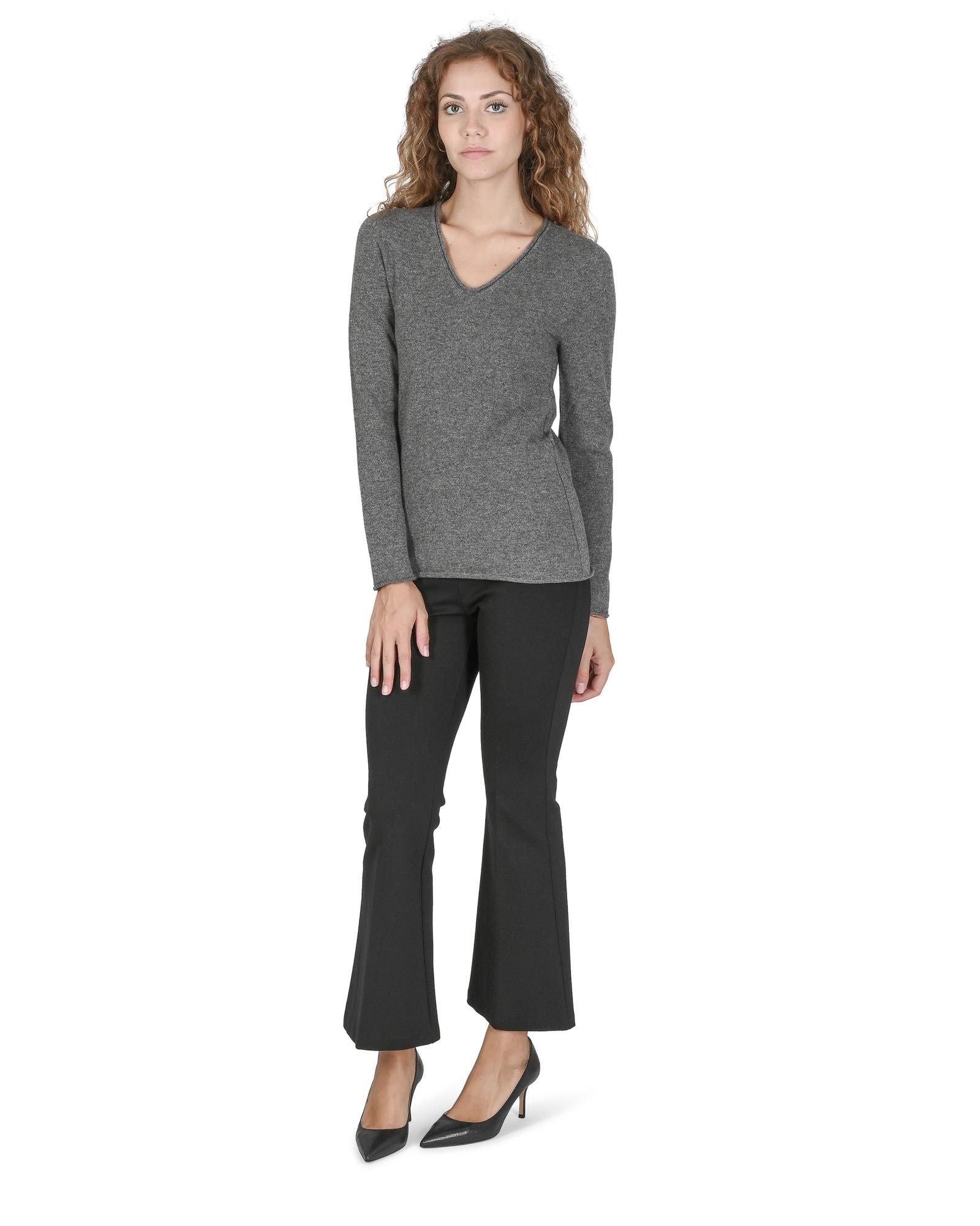 Crown of Edinburgh Cashmere Women's Cashmere V-Neck Sweater for Women in Grey - 44 EU 3
