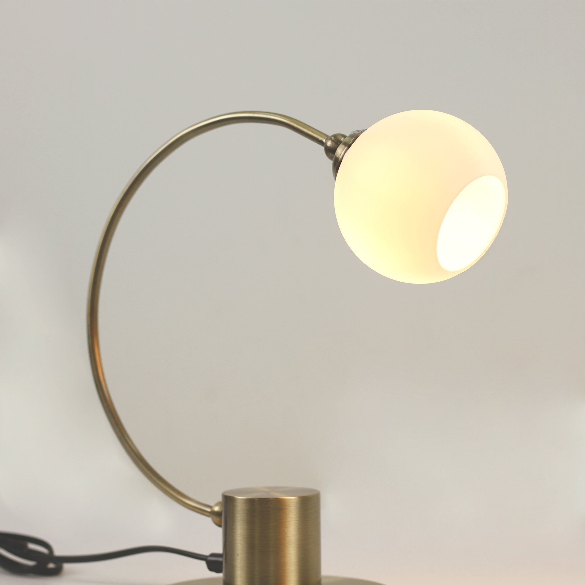 Penelope Touch Table Lamp - Antique Brass 5