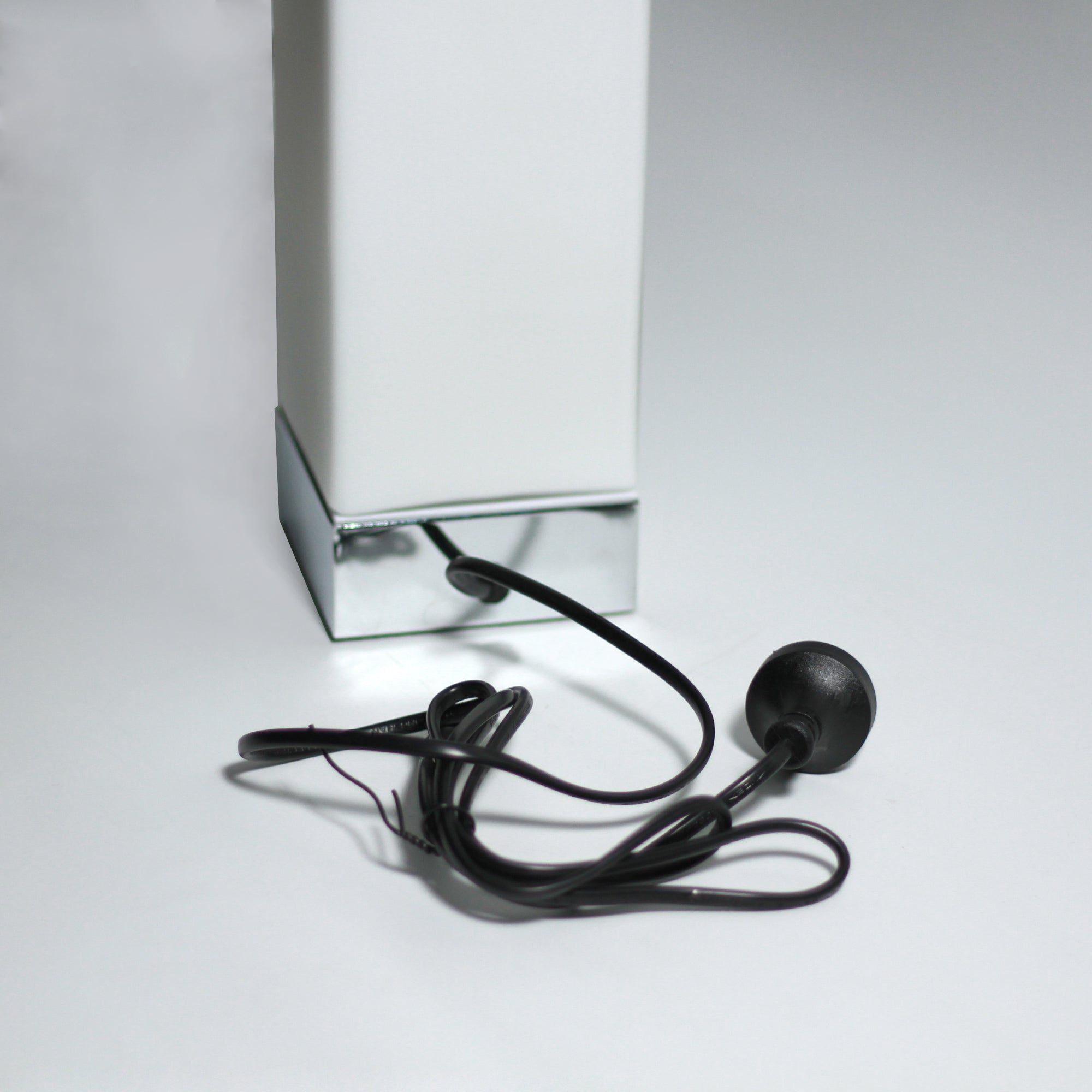 Jessica Rectangle Touch Lamp with USB Port 6