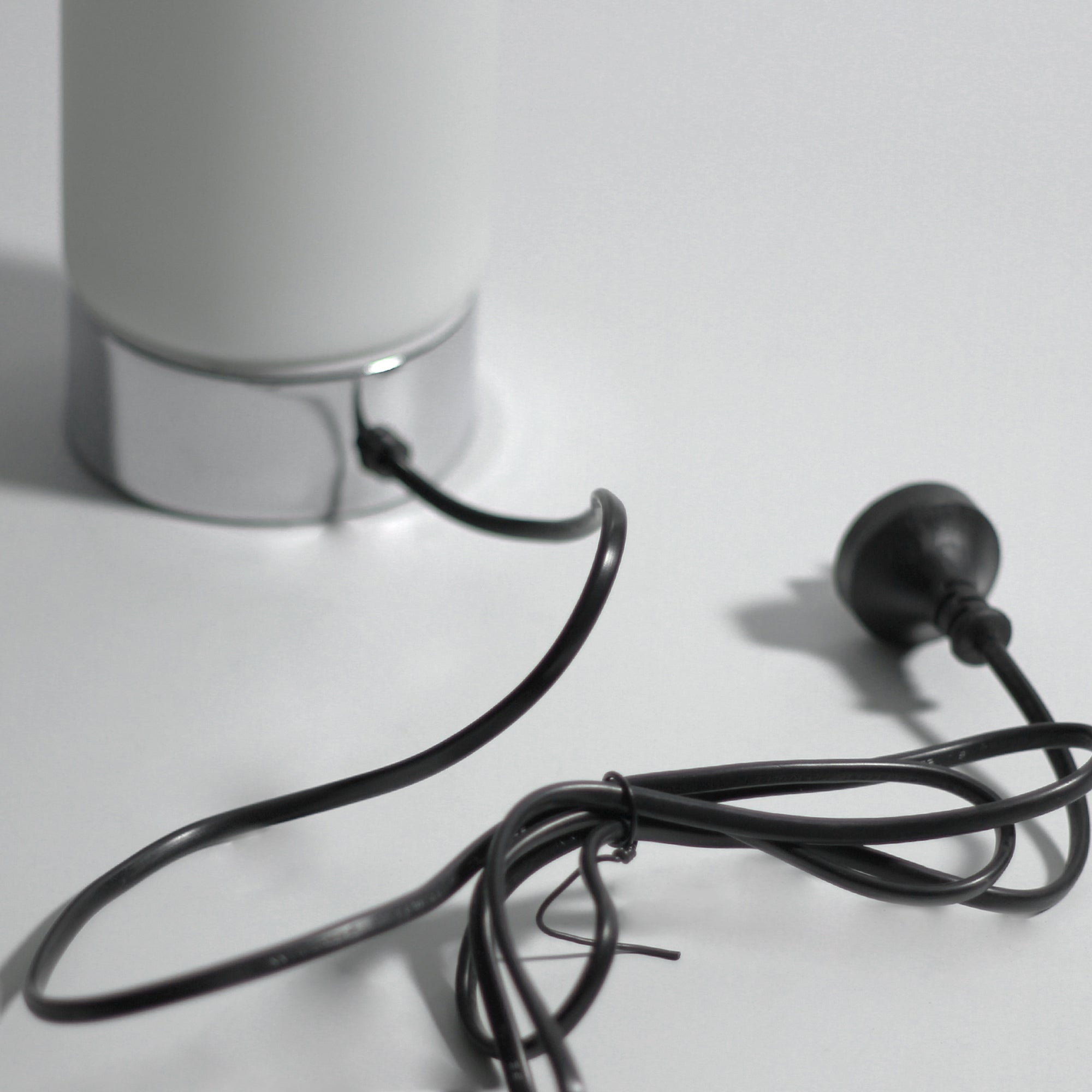 Julie Cylinder Touch Lamp with USB Port 7