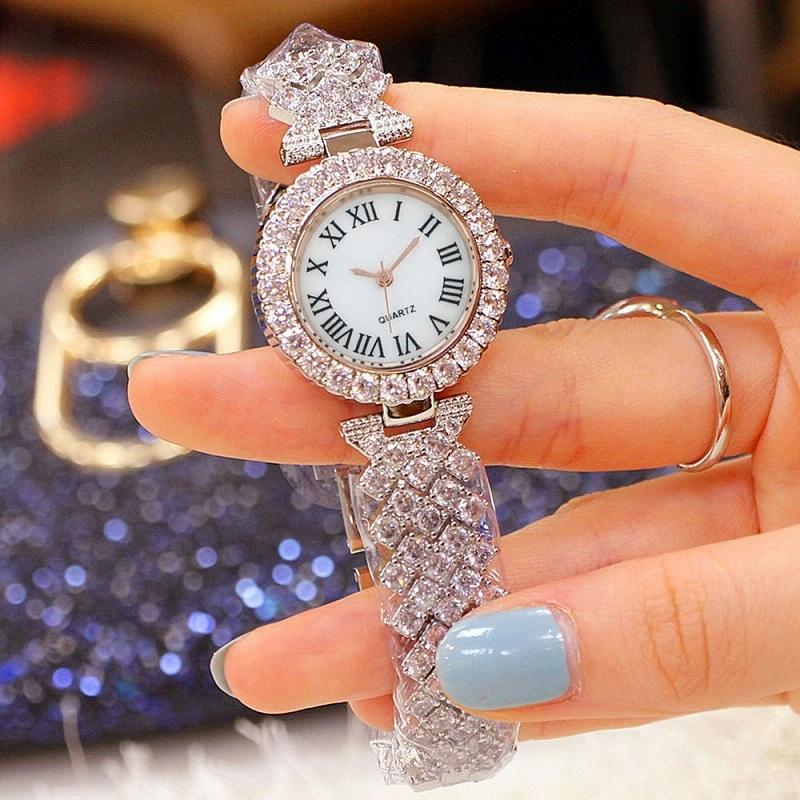 Gold Roman Diamond Women Quartz Watch - Elegant Design 4