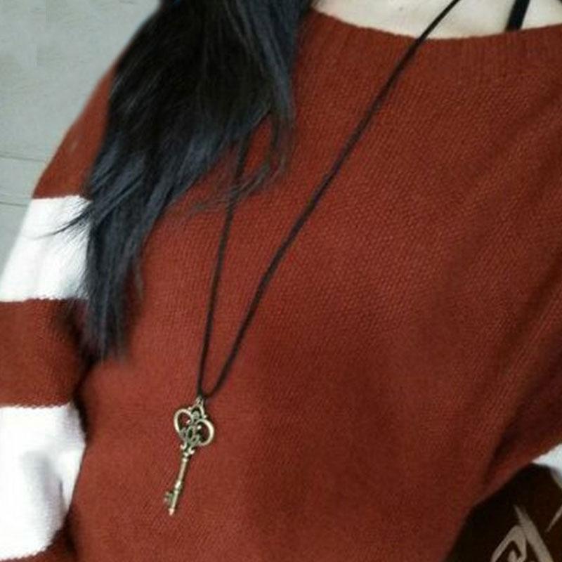 Vintage Crown Key Pendant Retro 9