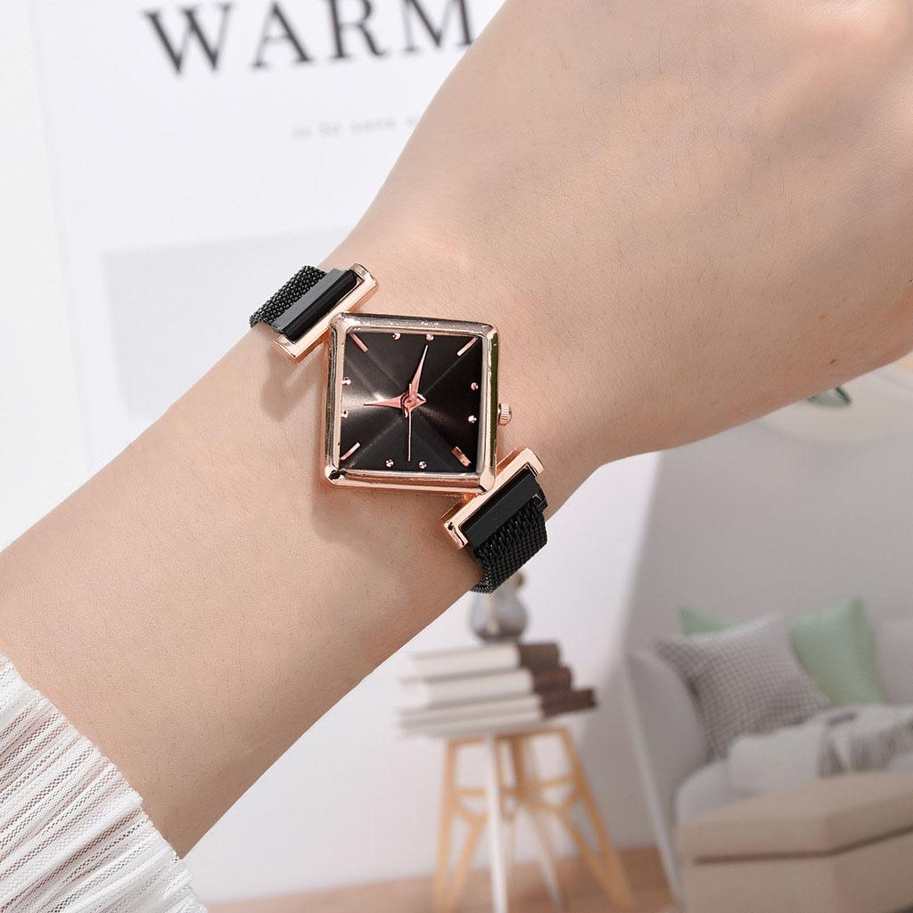 Black Diamond Dial Women Quartz Watch 3