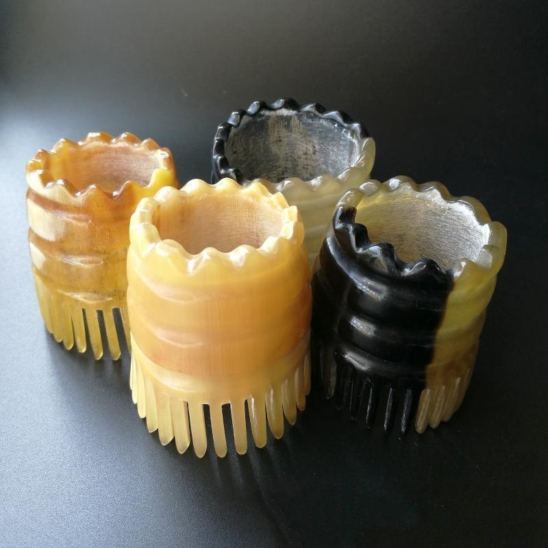 Cylindrical Shampoo Brush Short Comb Random Colour 4