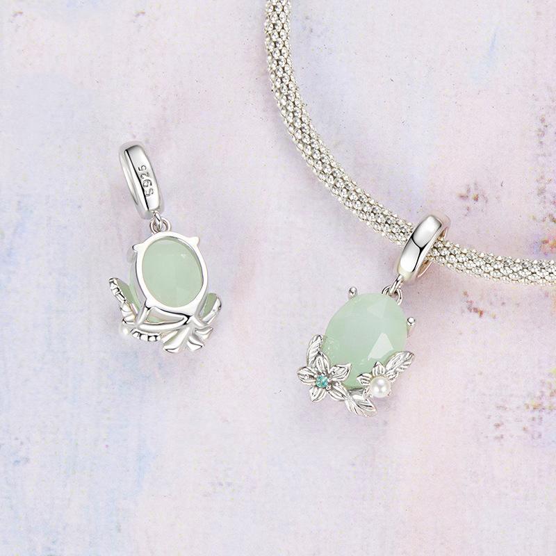 925 Sterling Silver Floral Pearl Pendant In 4