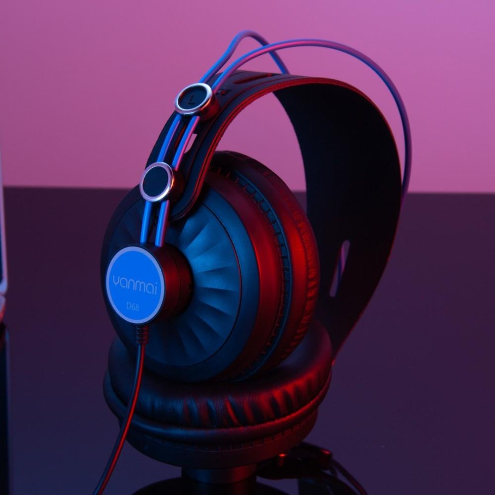 Foldable Lightweight Recording Headphones Gold 7