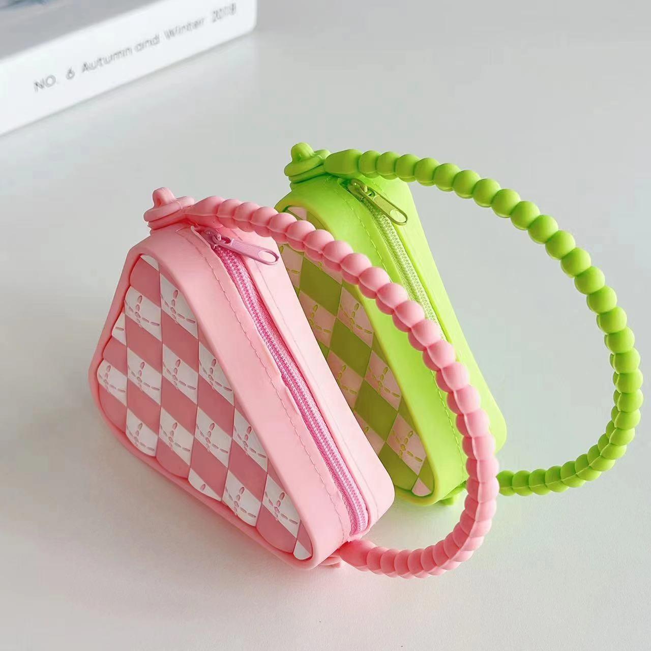 Mini Diamond Shaped Silicone Shoulder Bag - Rosered 11