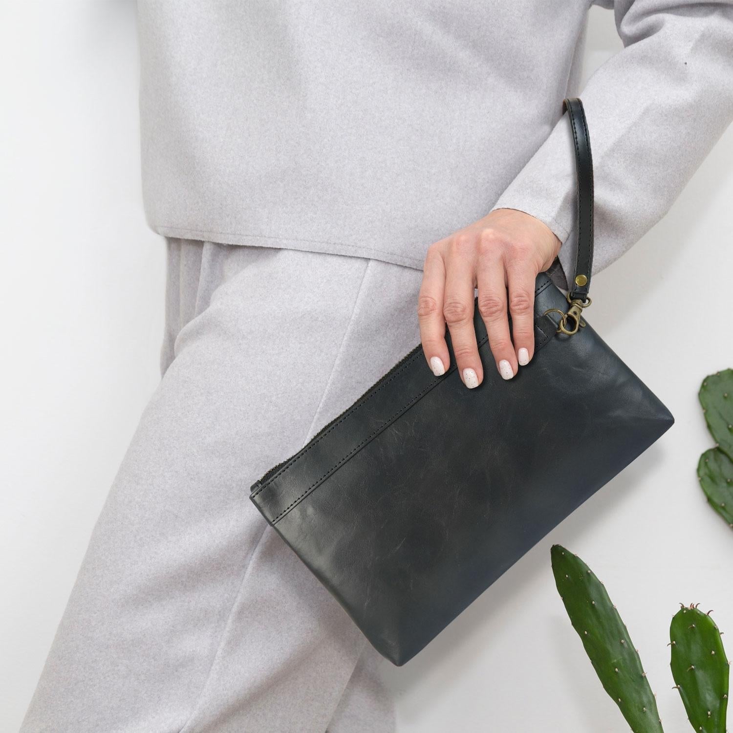 Vintage Leather Envelope Clutch with Zipper Closure - Black 6