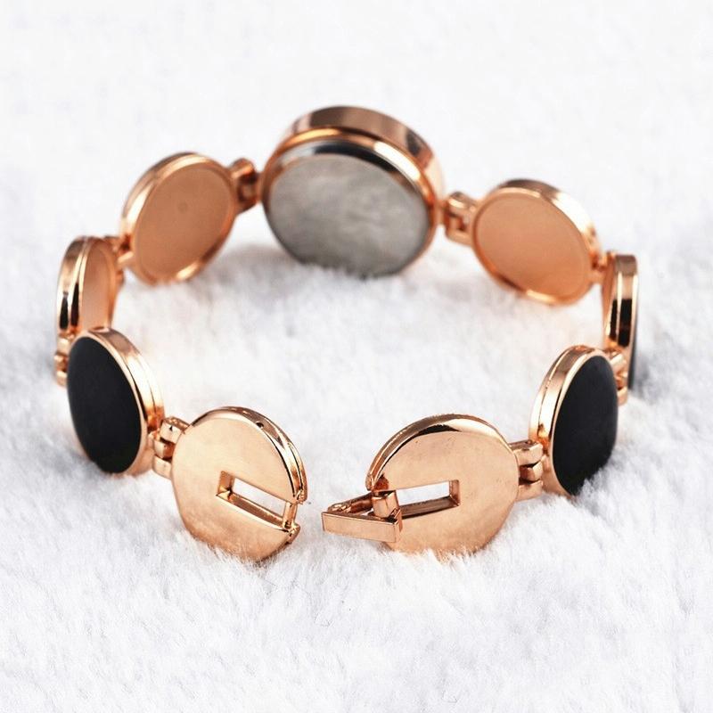 Black Round Dial Bracelet Quartz Wristwatch for Women 4