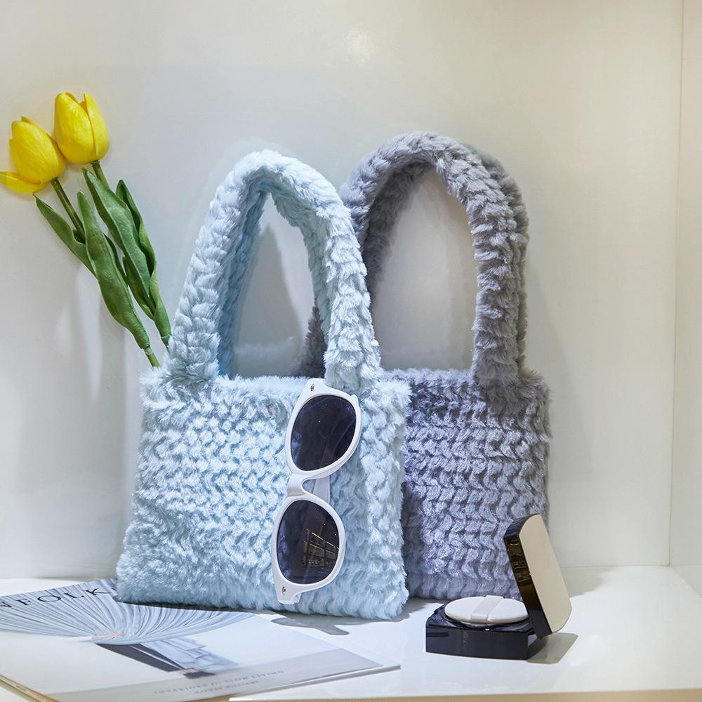 Small Plaid Handbag in Plush Material - Light Grey 3