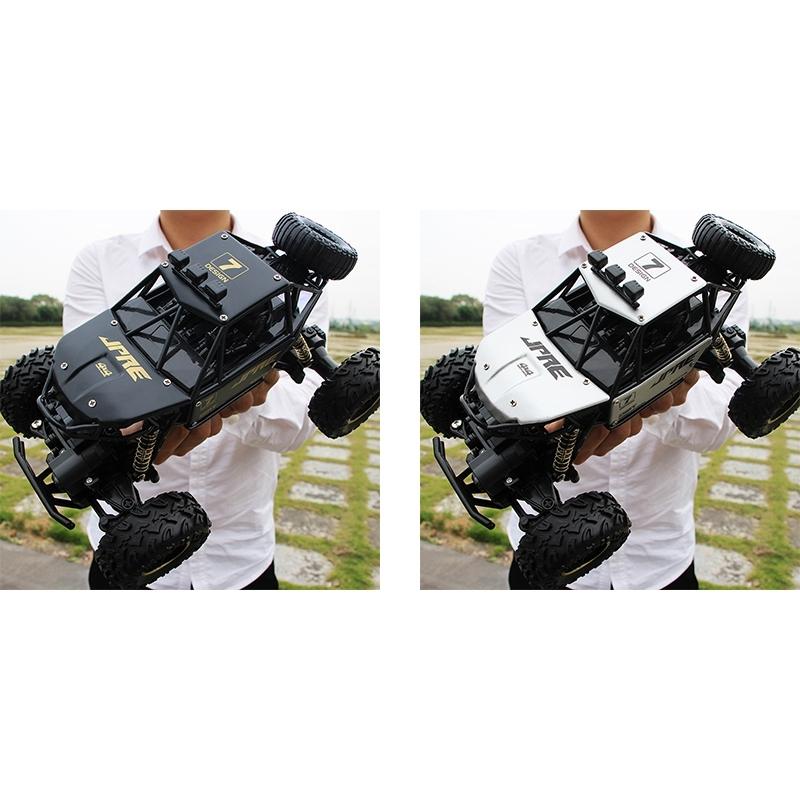 Off-road Climbing Car with 2.4ghz Remote Control and Double Motors - Black 3