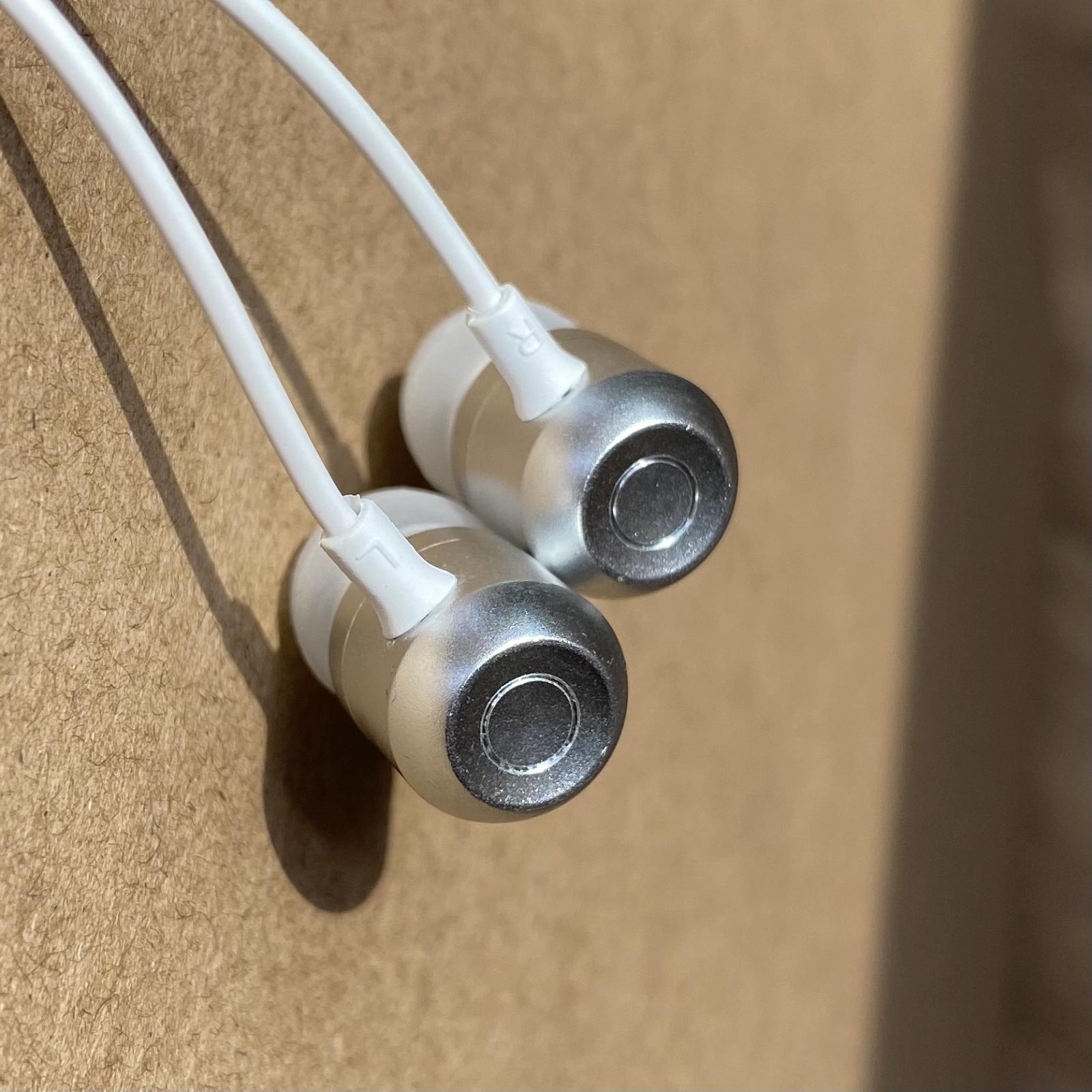 Aluminum 3.5mm Earbuds for Meta Quest 2 - Compact and Durable - Black 6