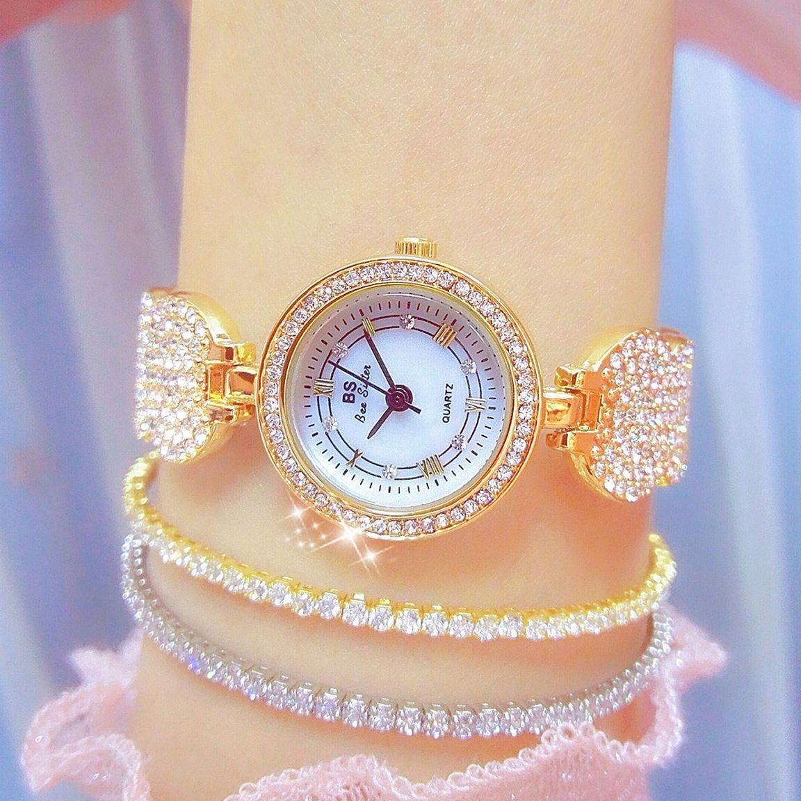 Diamond-inlaid Women Chain Watch - Elegant Accessory - Silver 3