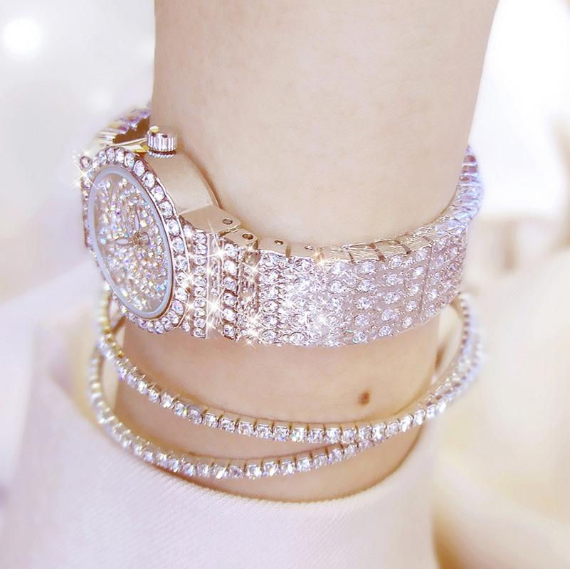 Starry Diamond Chain Women Wrist Watch - Silver Diamonds Surface 7