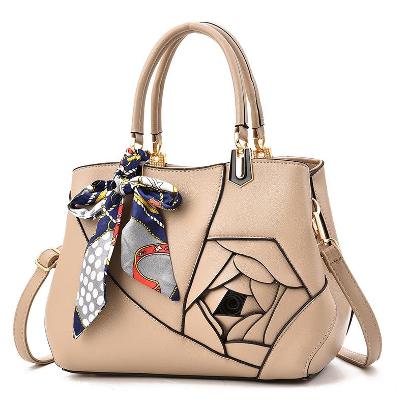 Carved Ladies Handbag - 3d Design - Black 15