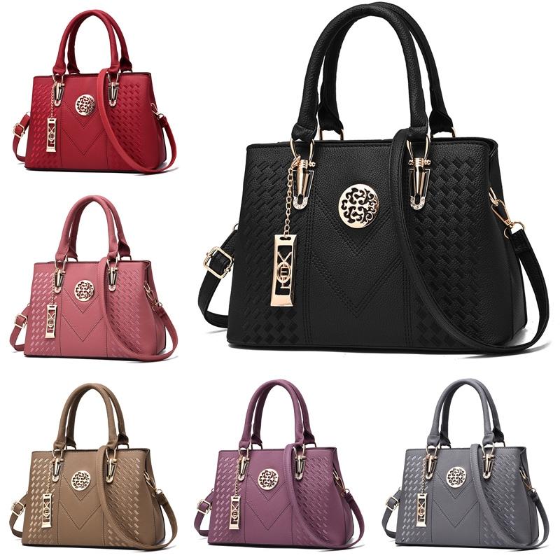 Women Leather Messenger Handbag - Stylish and Functional - Pink 3