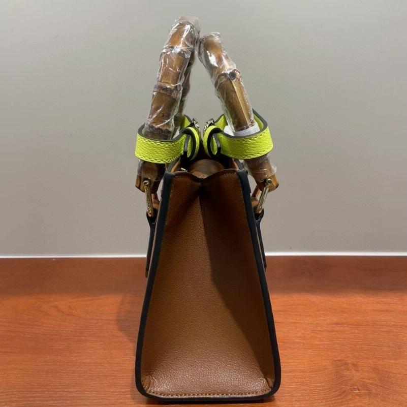 Versatile Bacchus Shoulder Bag in First Layer Cowhide - Emerald 4