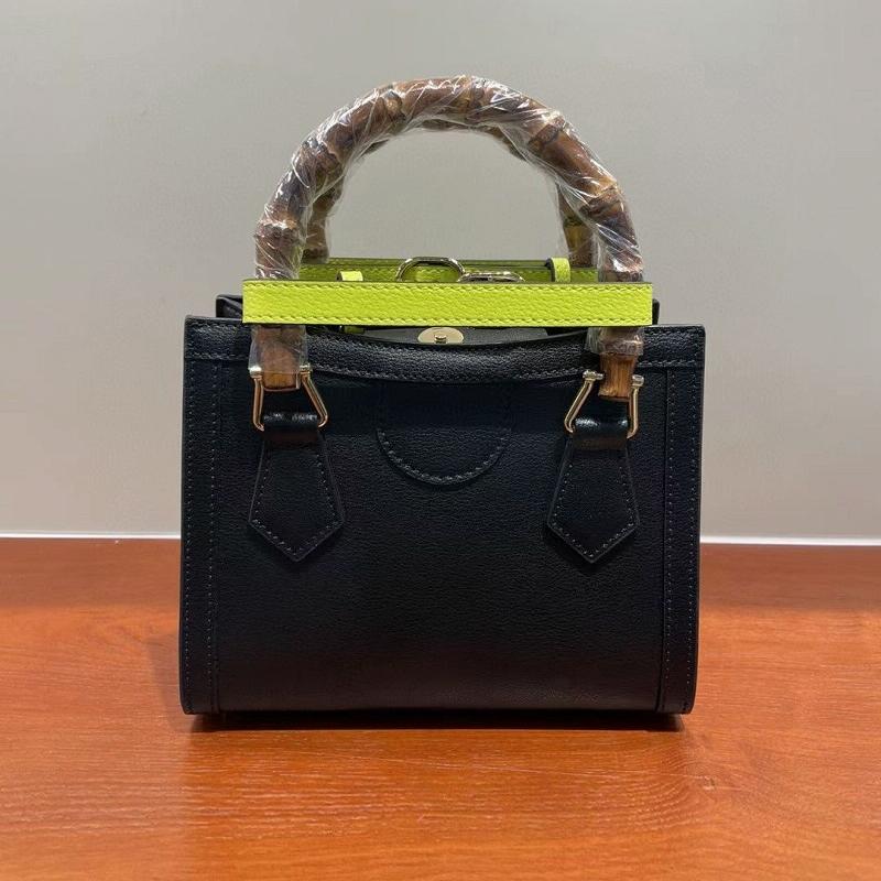 Versatile Bacchus Shoulder Bag in First Layer Cowhide - Emerald 11