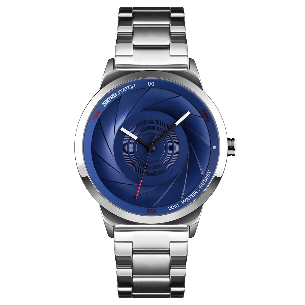 Stylish Waterproof Gold Quartz Watch for Men - Black